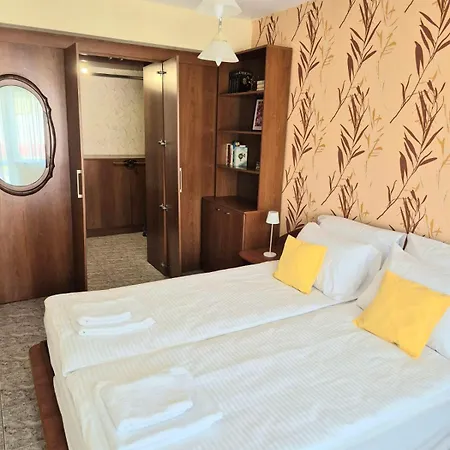 Apartment Yantra 3br Apartment-апартамент янтра център *