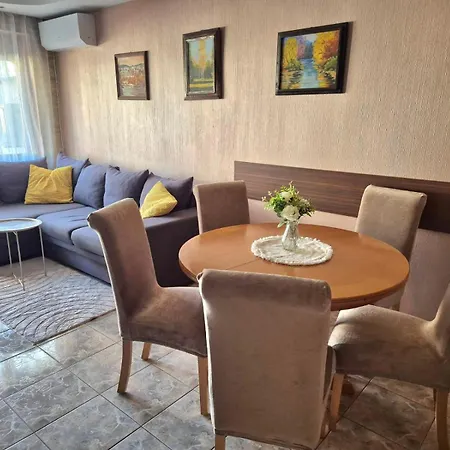Apartment Yantra 3br Apartment-апартамент янтра център *